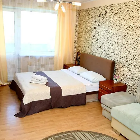 Апартаменти Zhukovskogo 5 1
